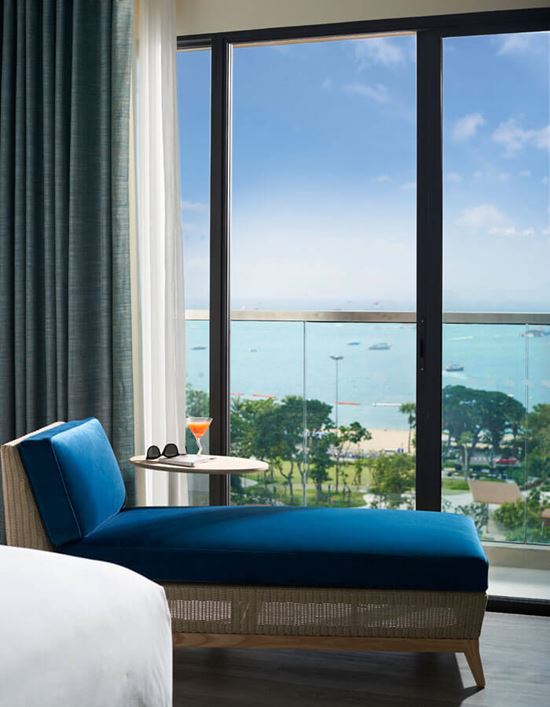 Living Area in Deluxe Ocean View King